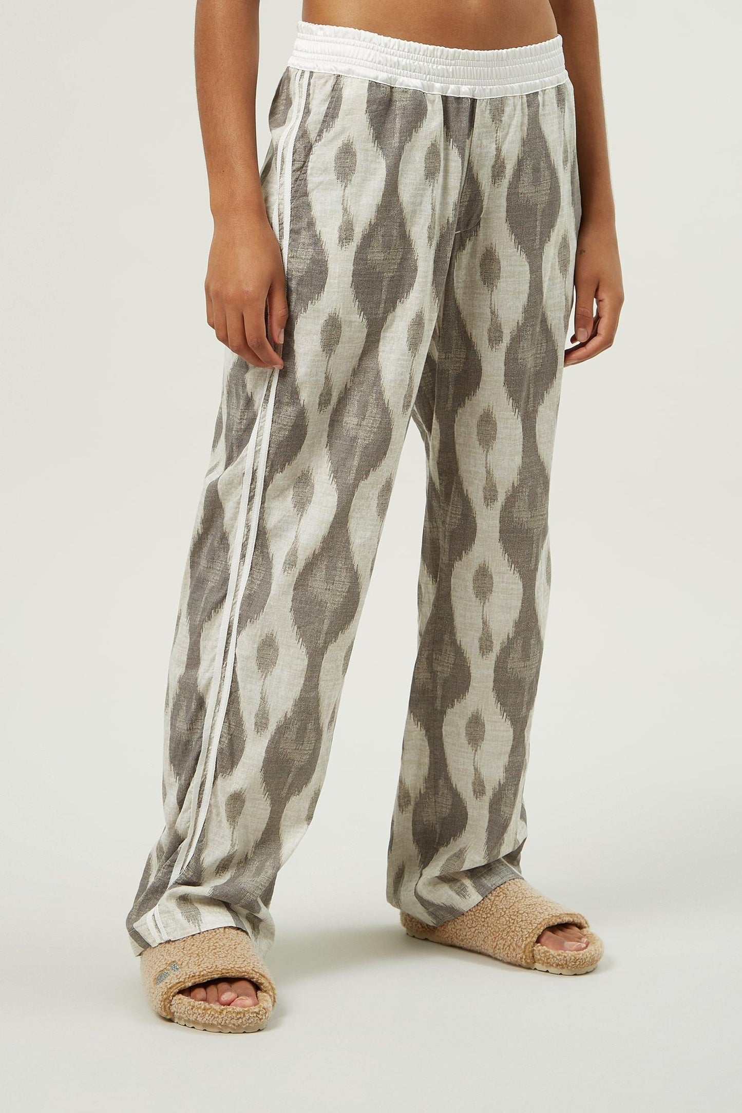 PANTS IKAT