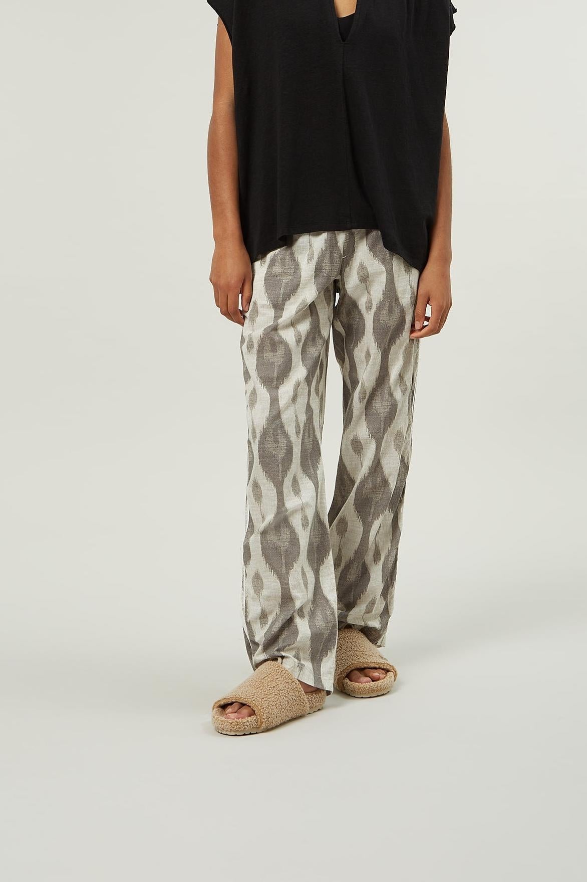 PANTS IKAT