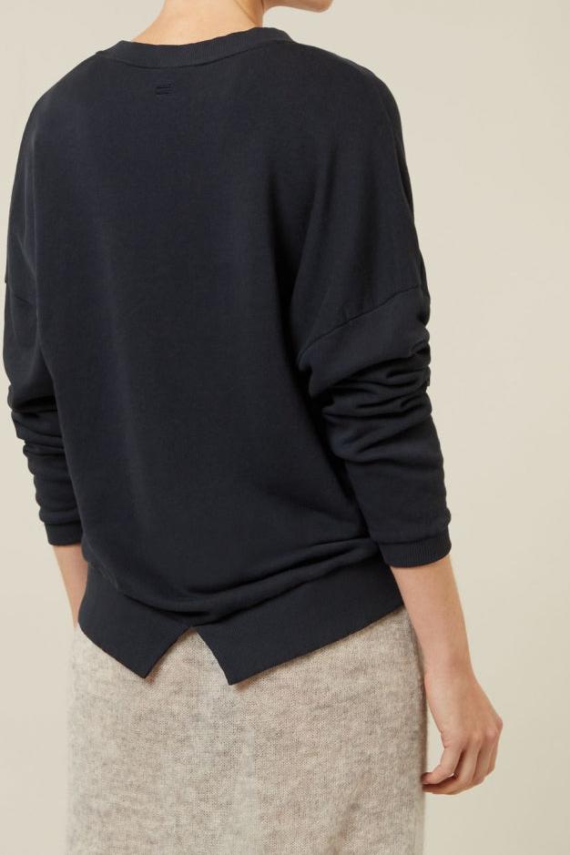 V-NECK SWEATER FLEECE