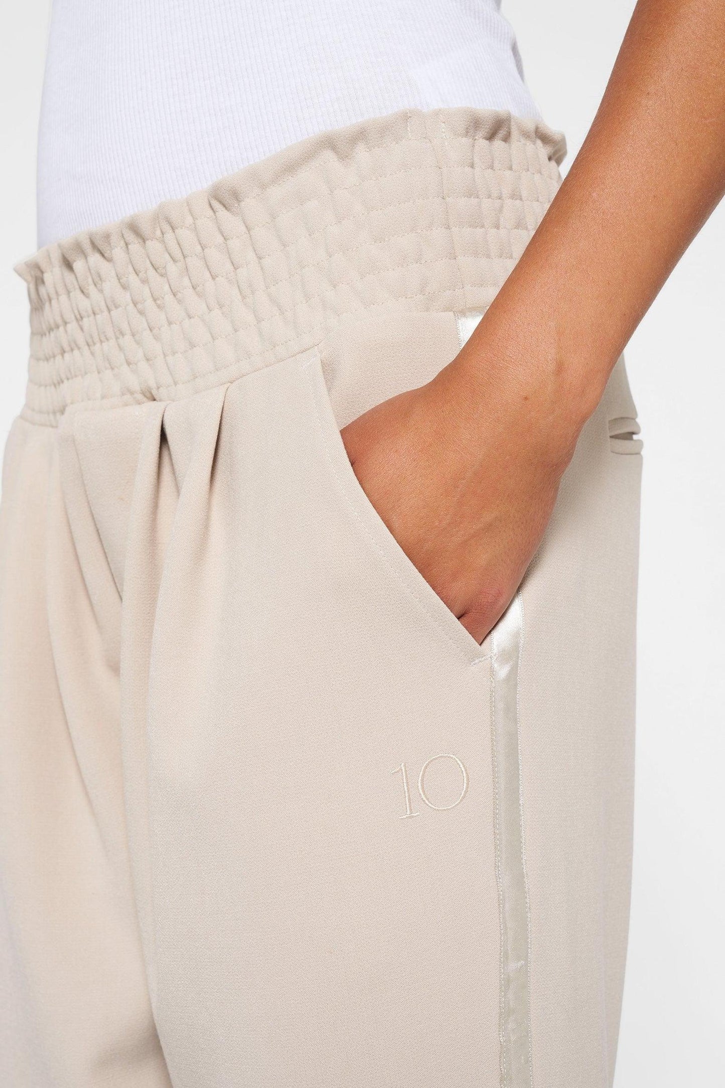 CREPE PANTS