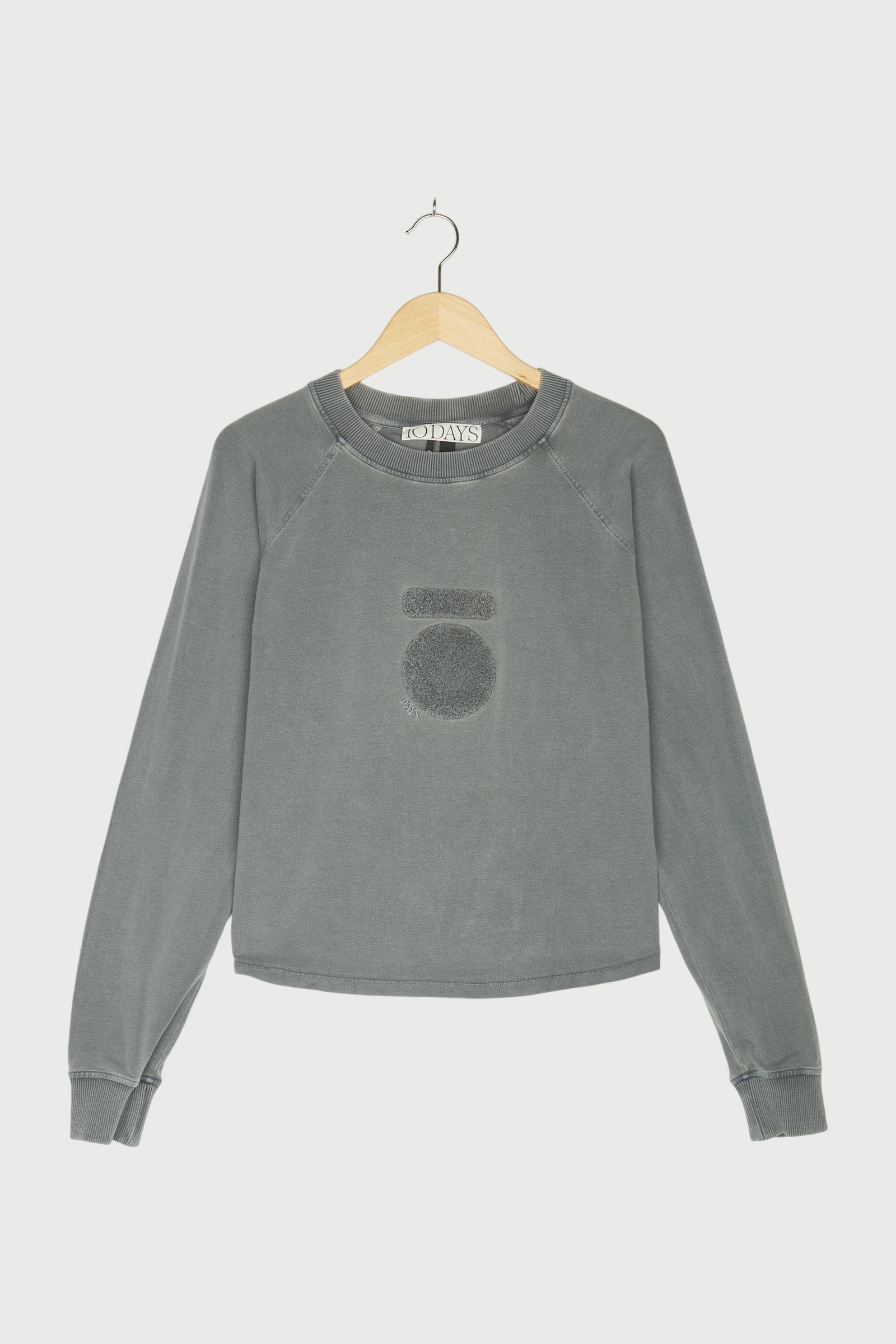 CROPPED ICON SWEATER