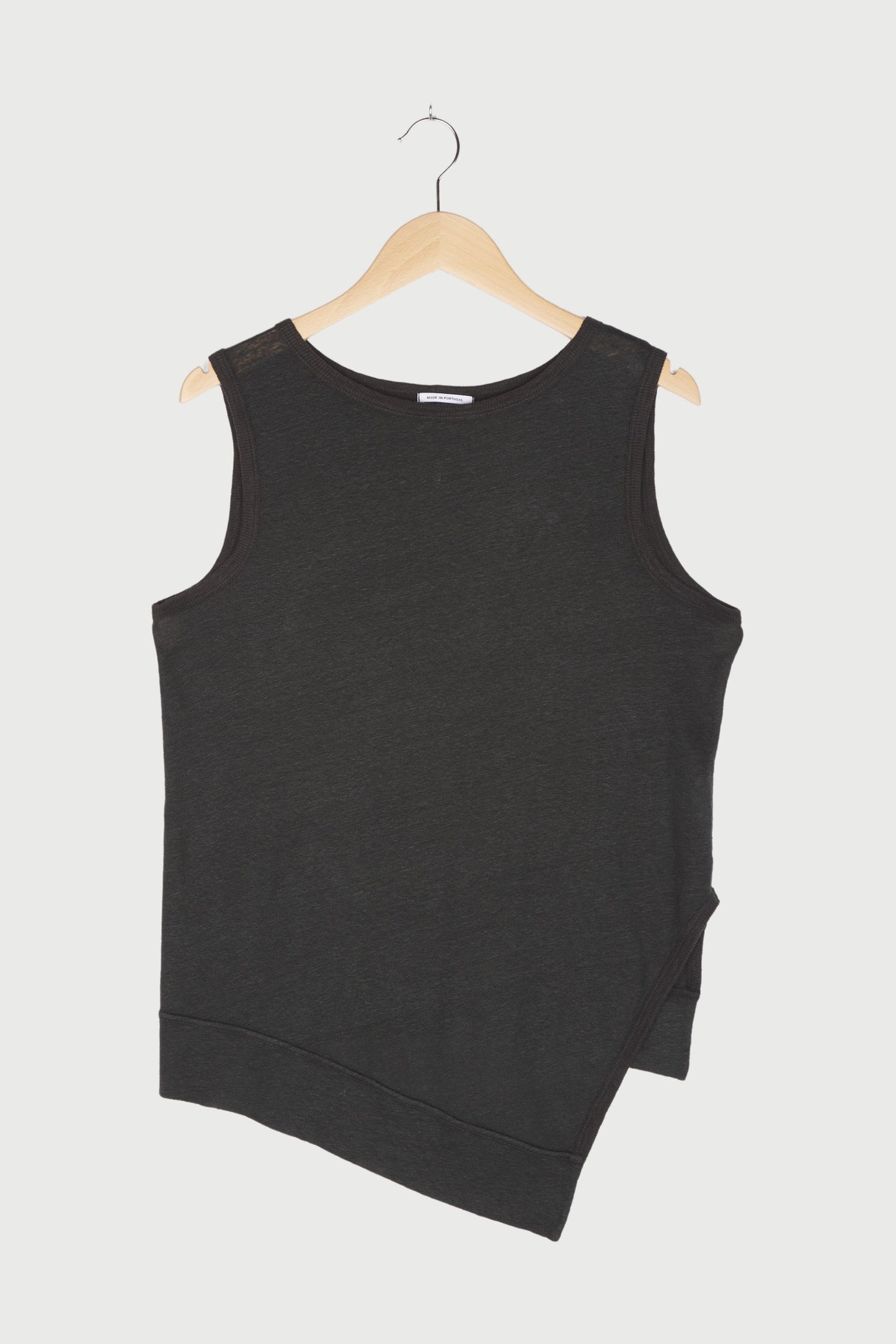 ASYMMETRIC SINGLET