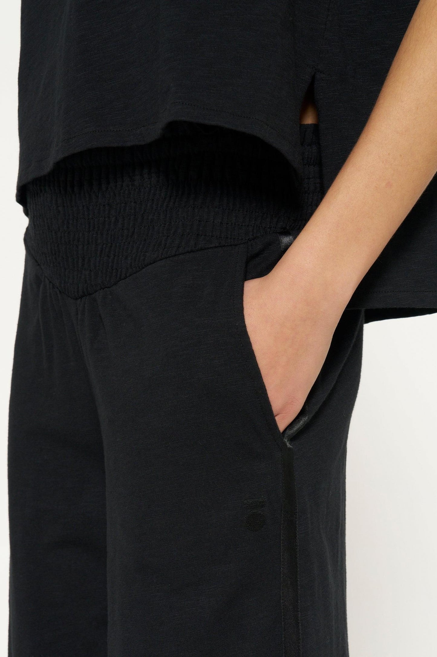 WIDE LEG SMOCK PANTS