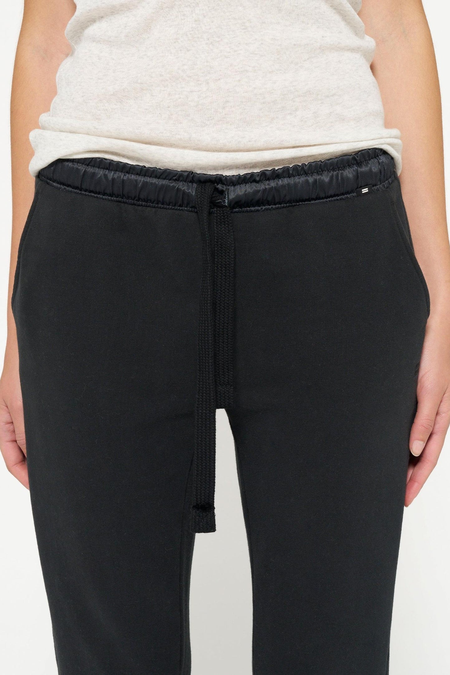 THE CROPPED JOGGER