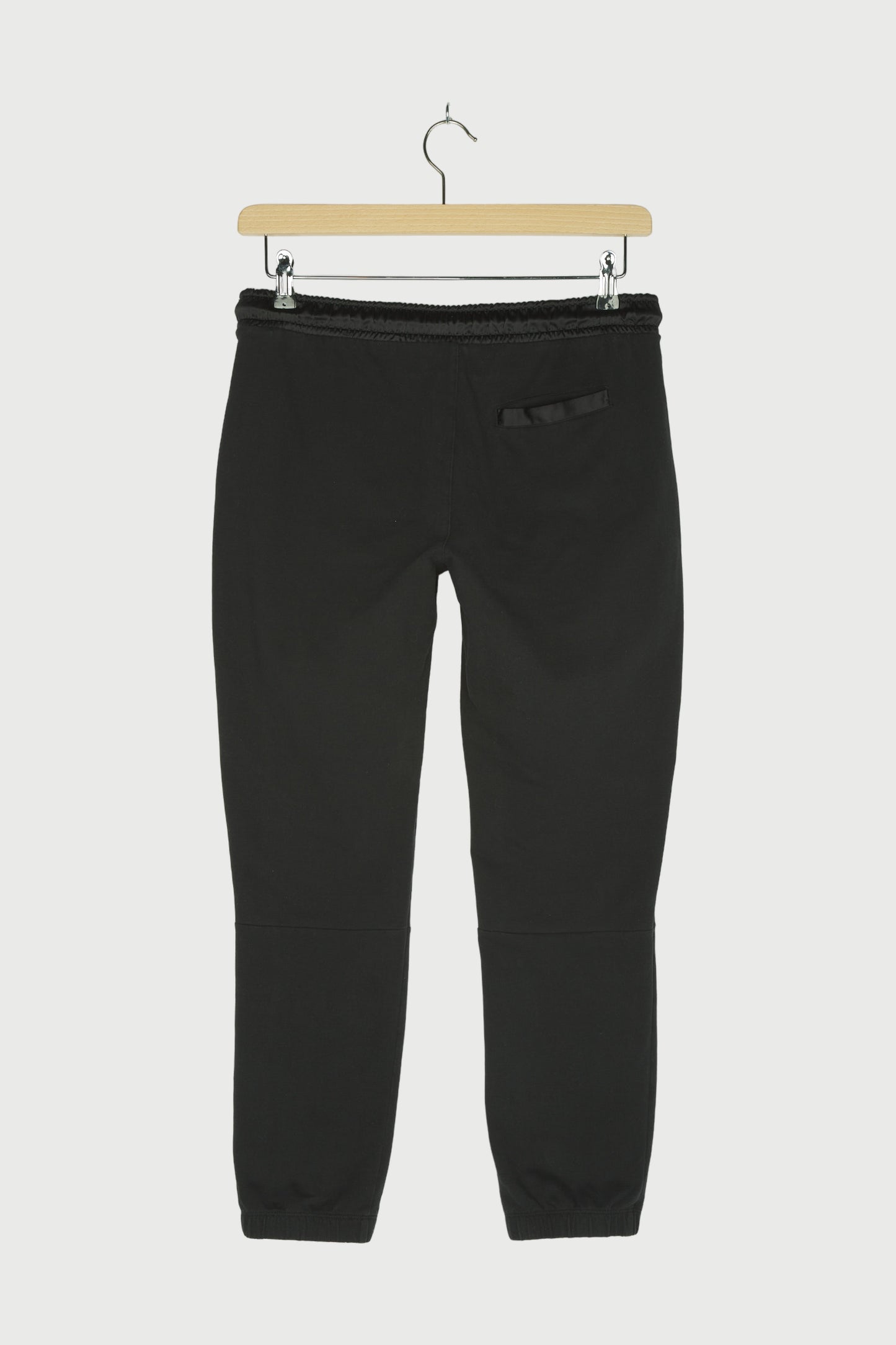 THE CROPPED JOGGER