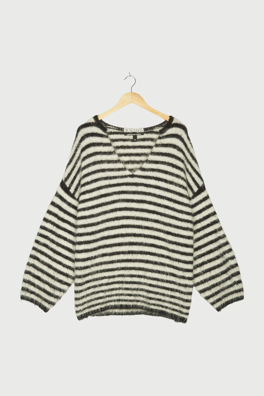 SOFT OVERSIZED SWEATER STRIPES