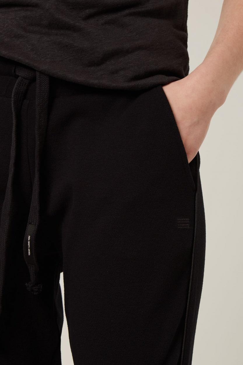 SLIT HEM JOGGER