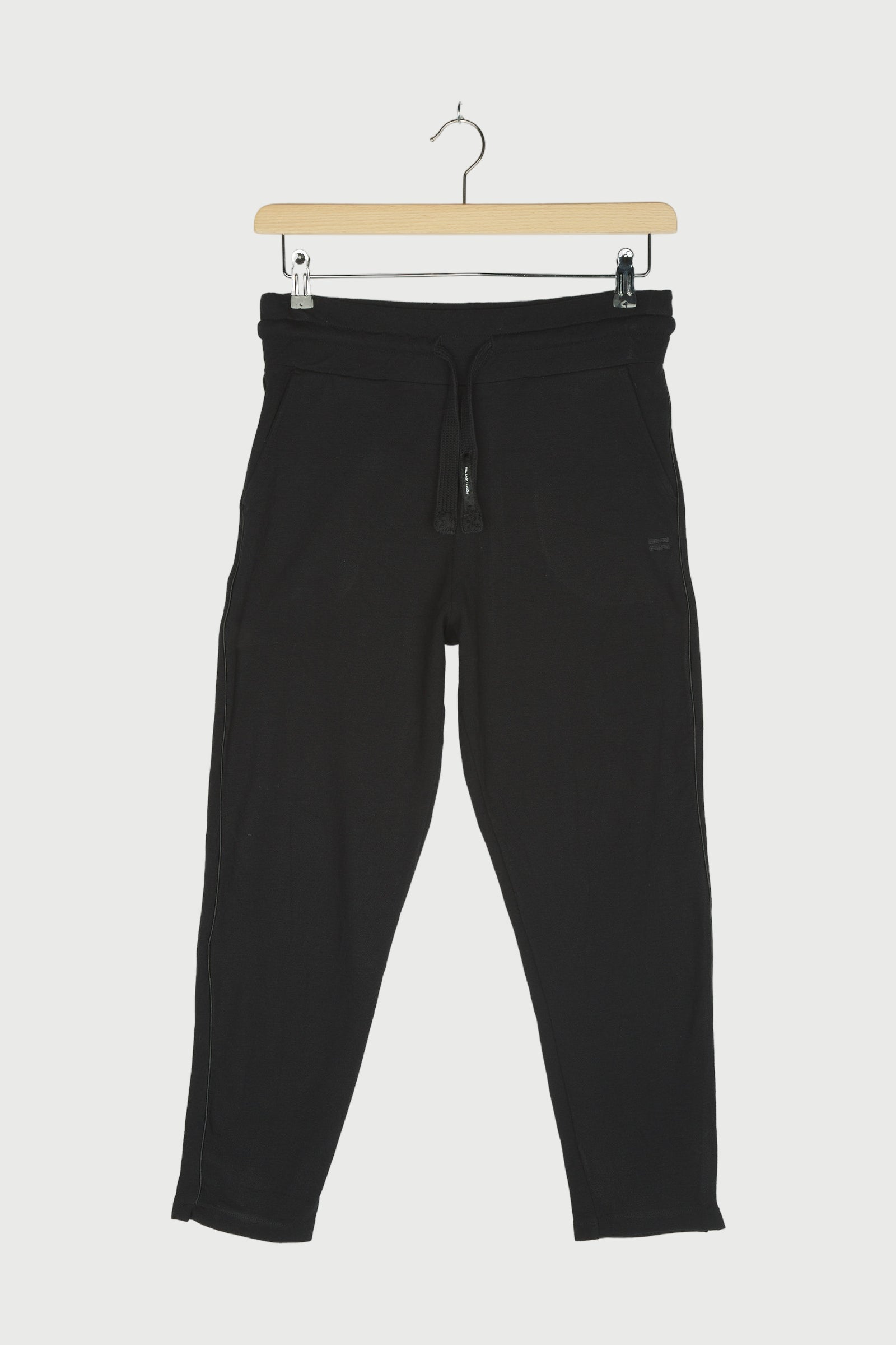 SLIT HEM JOGGER