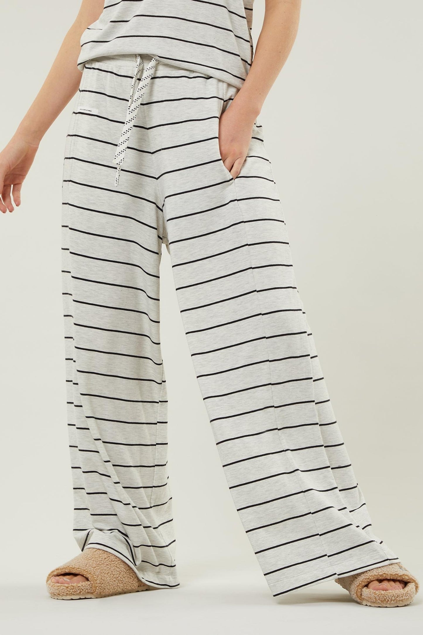 WIDE PANTS SINGLE STRIPE