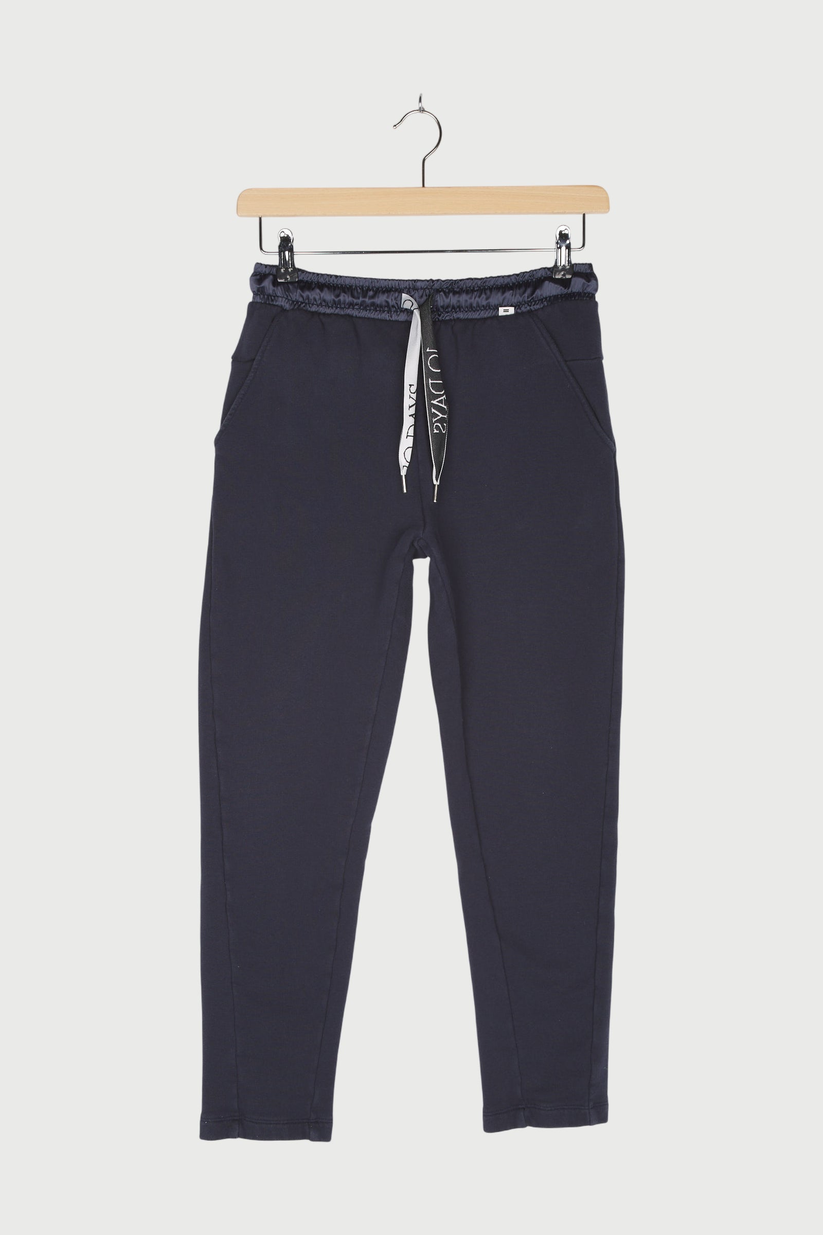 STATEMENT JOGGER