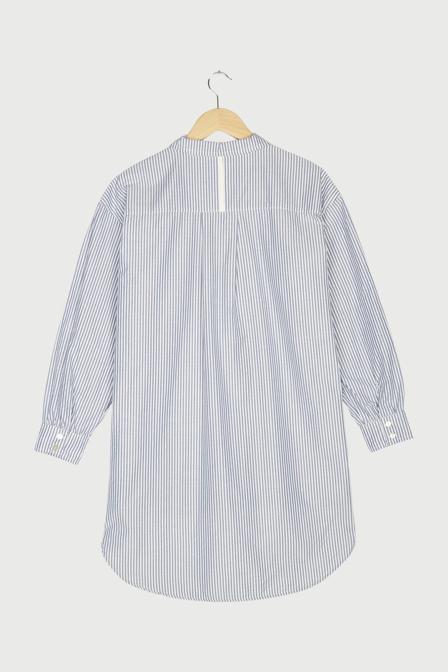 oversized shirt stripes