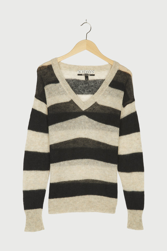 V-NECK SWEATER KNIT STRIPE