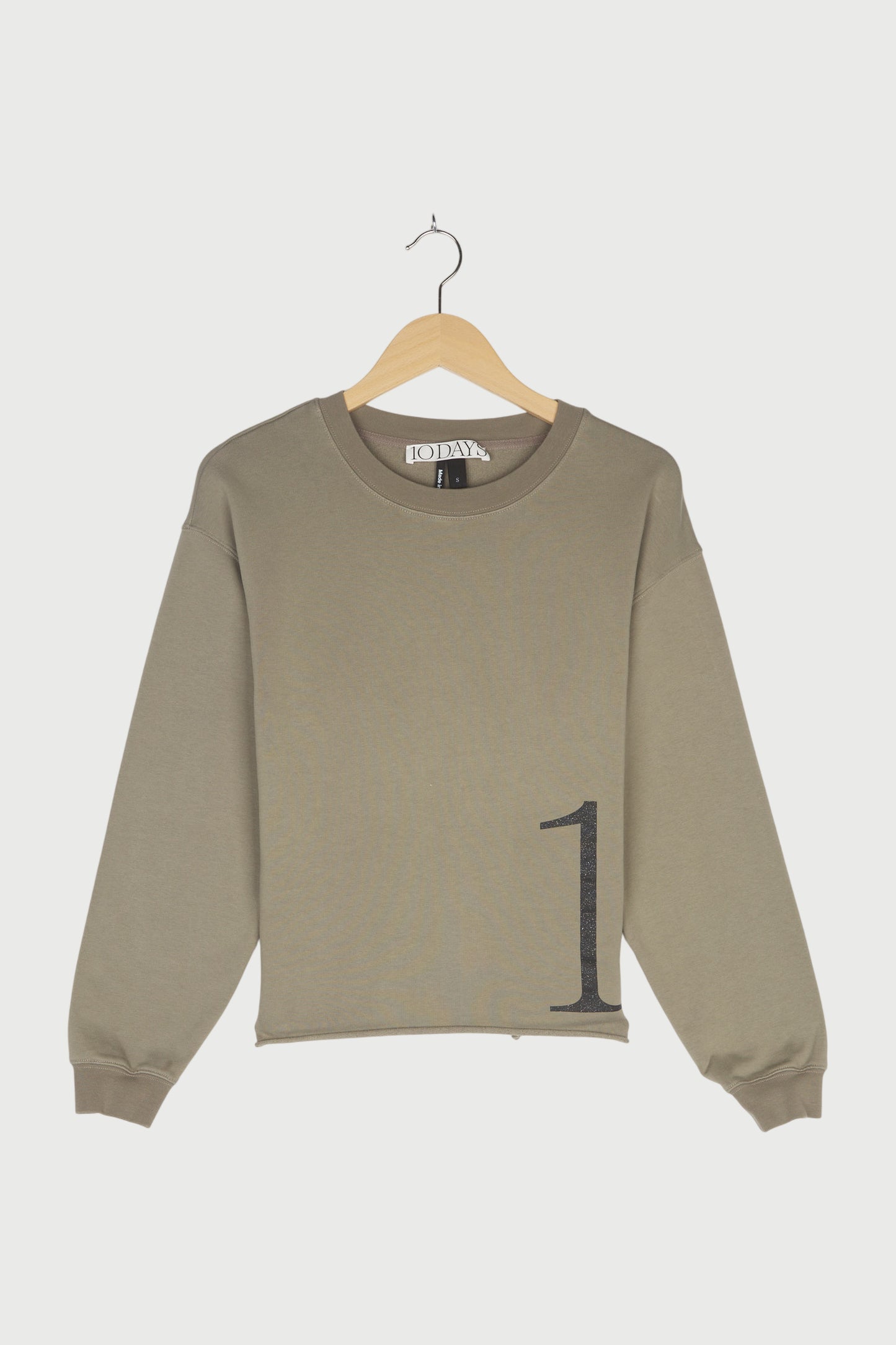 SWEATER 10