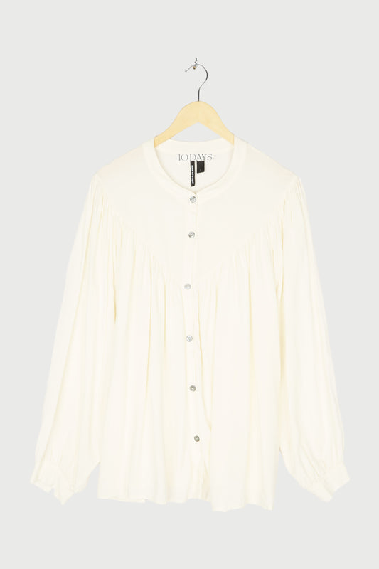 FLOWY PLEATED BLOUSE