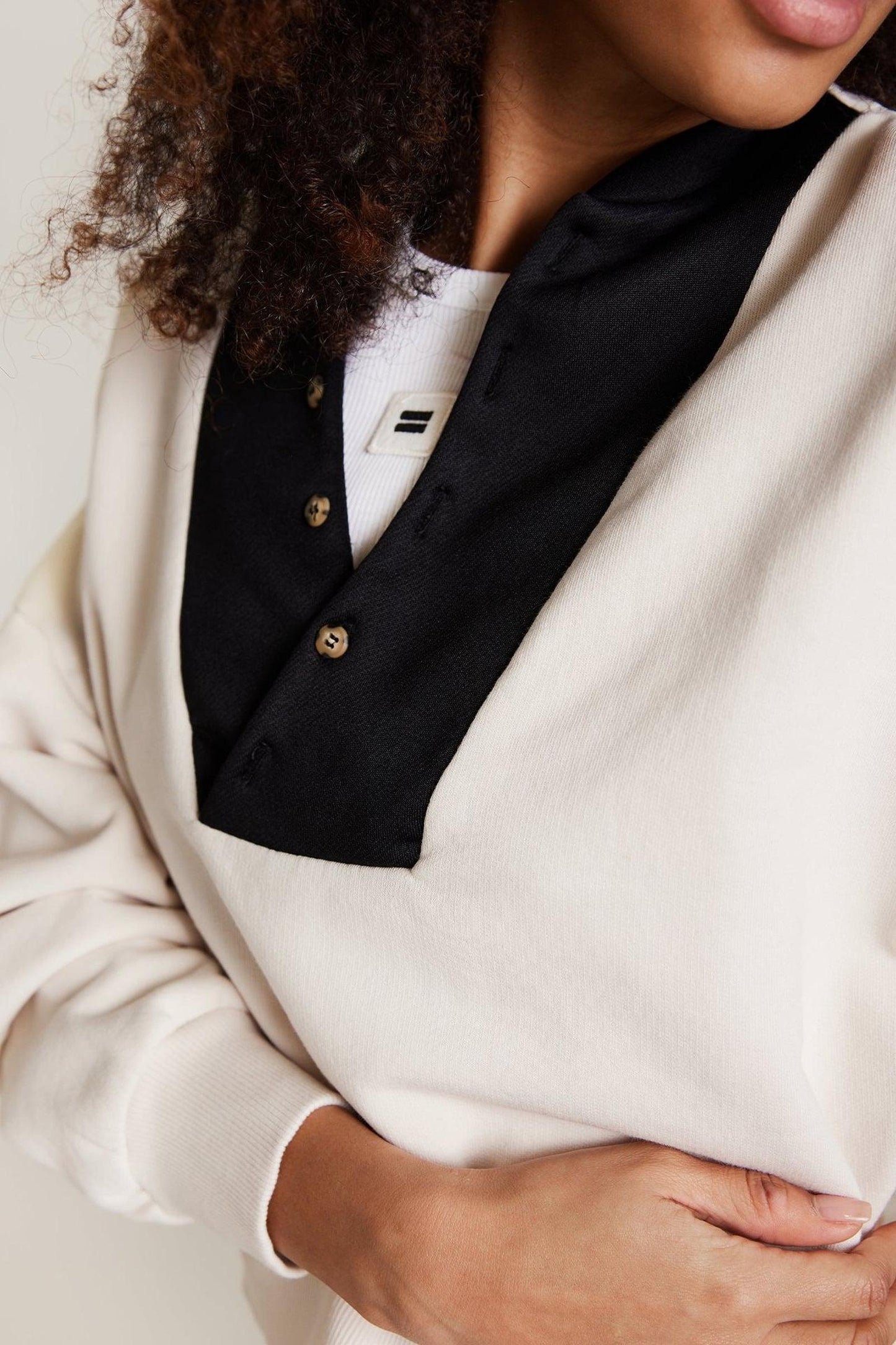 BUTTONED BIB SWEATER