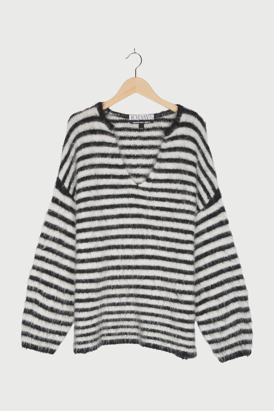 SOFT OVERSIZED SWEATER STRIPES