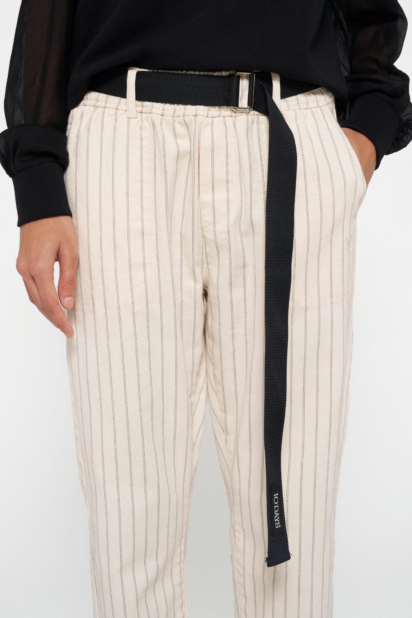 BELTED PANTS PINSTRIPE