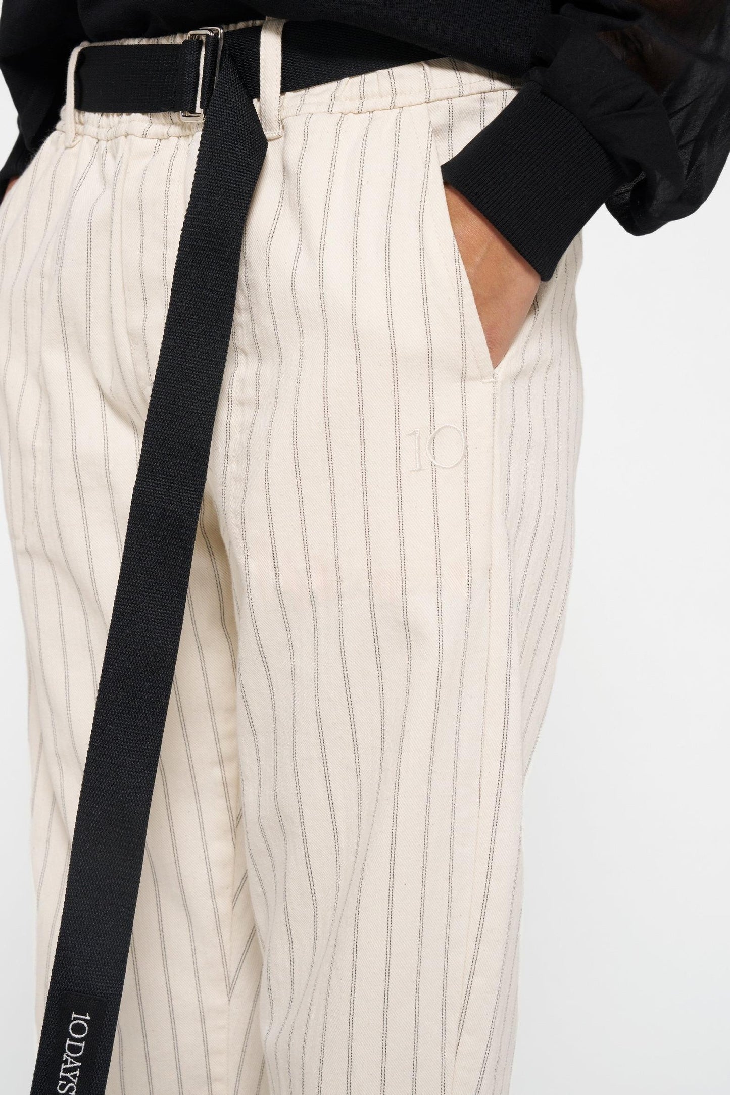 BELTED PANTS PINSTRIPE