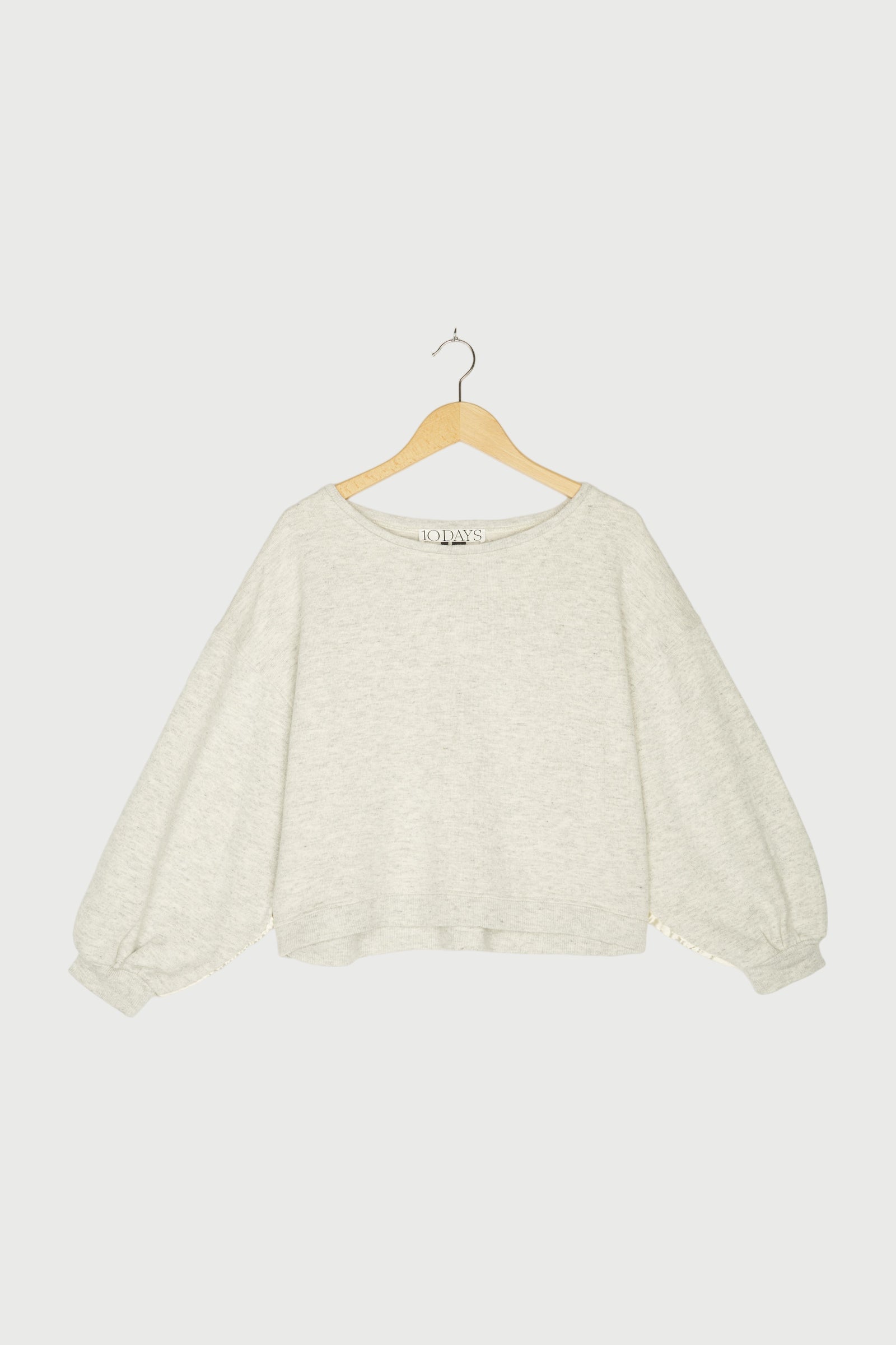 BALLOON SLEEVE KNIT SWEATER